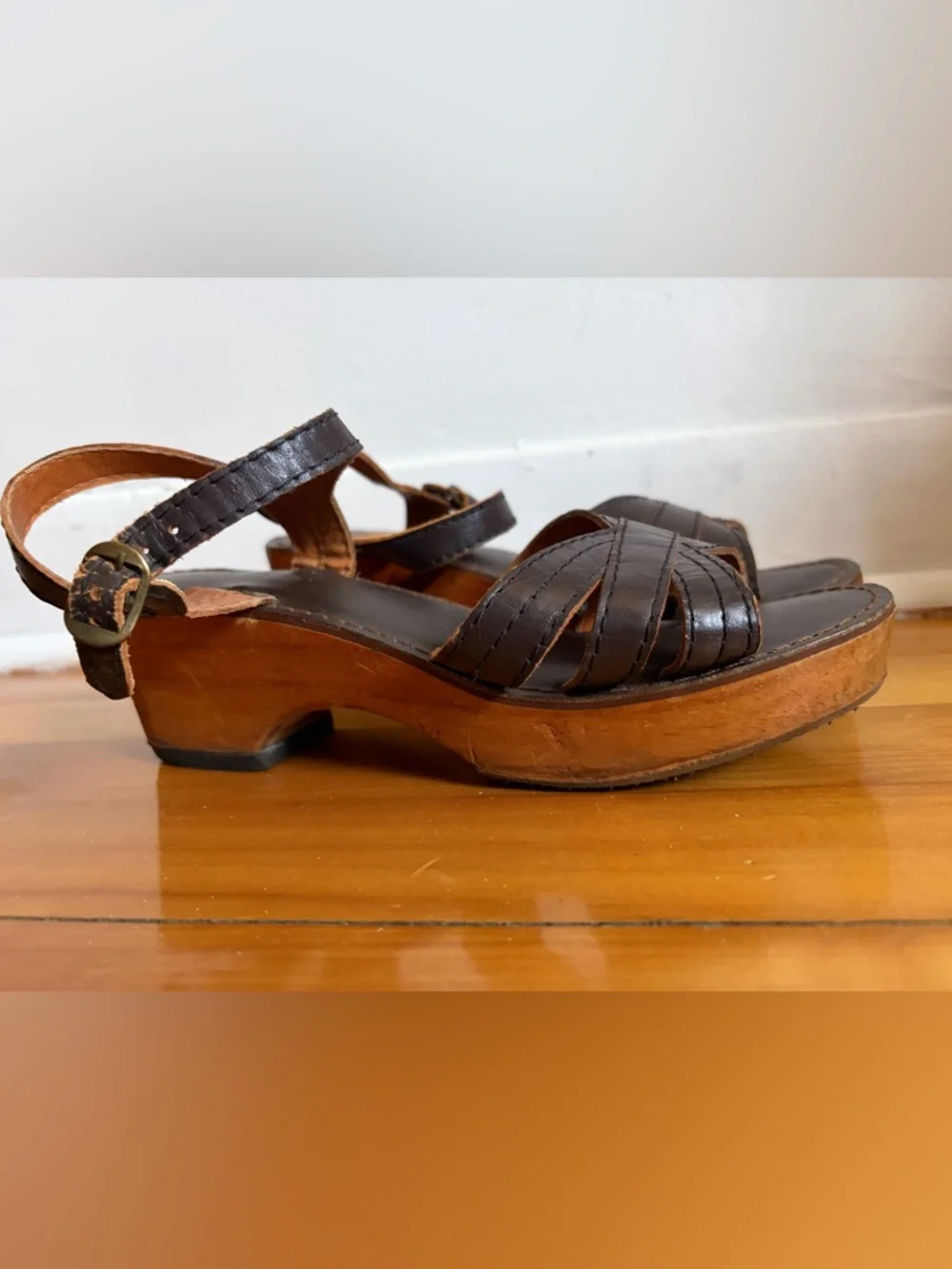 Vintage 1970s Brown Leather Platform Sandals Made in Brazil - Picture 8 of 11